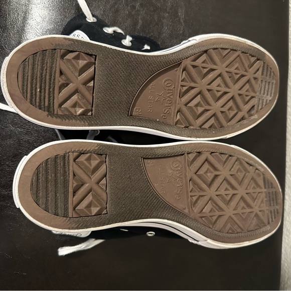 Converse Classic Black and White High-Tops. Size 8.5 Women - Picture 5 of 6